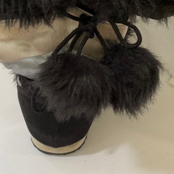 BAMBOO WINTER BOOTS SIZE 9 - Picture 3 of 4